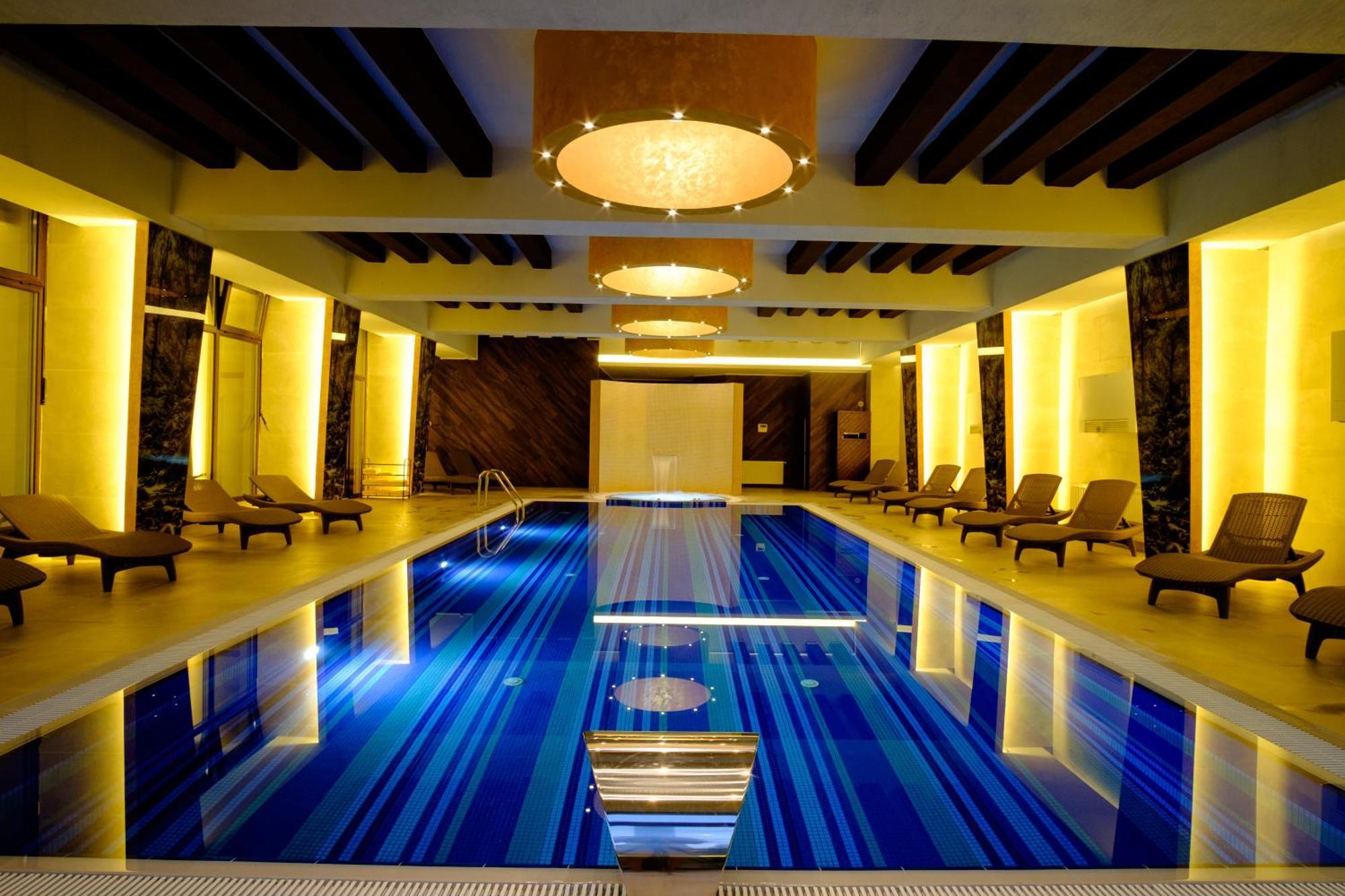 Luna Hotel Poezia מראה חיצוני תמונה