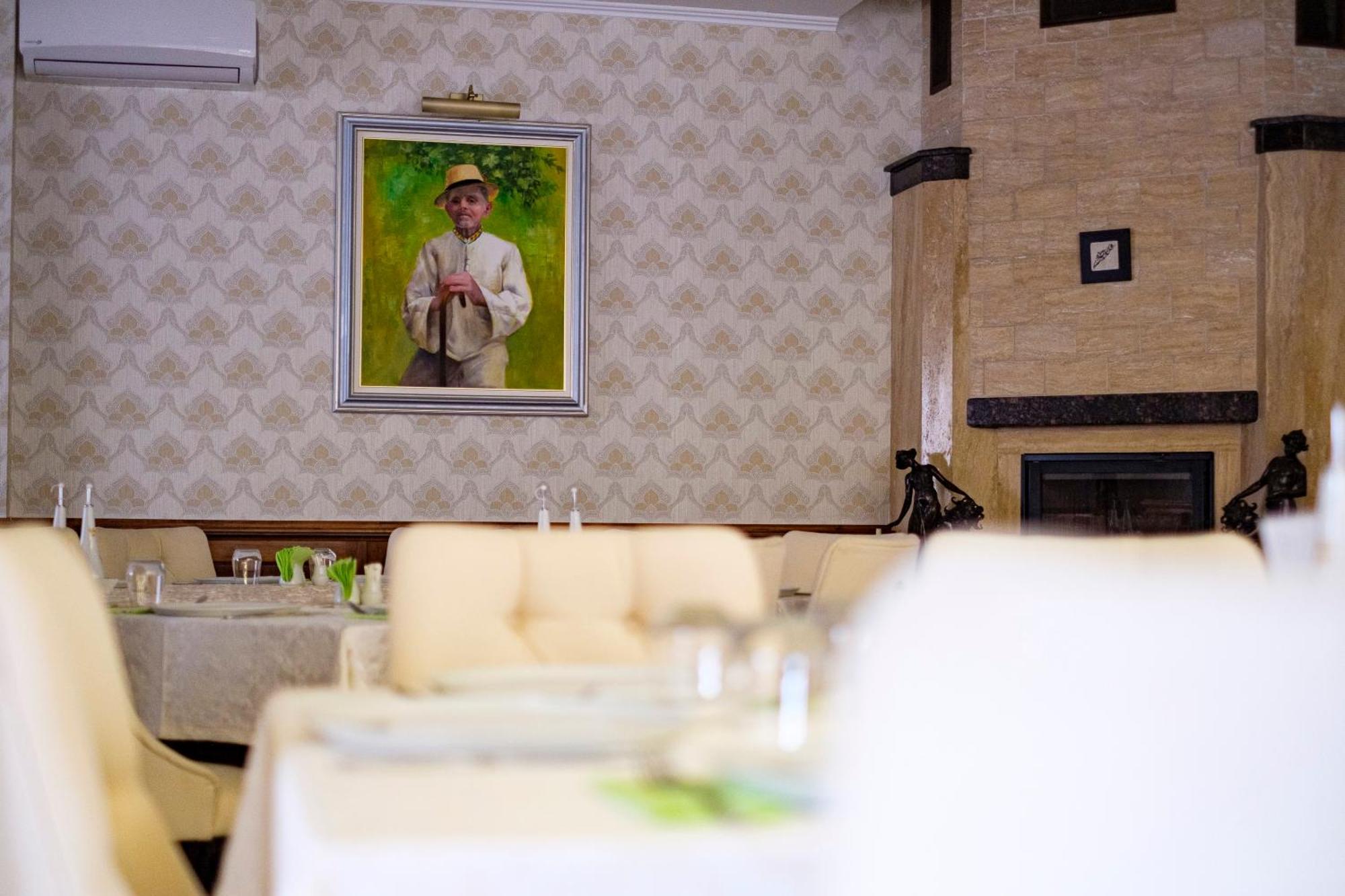 Luna Hotel Poezia מראה חיצוני תמונה