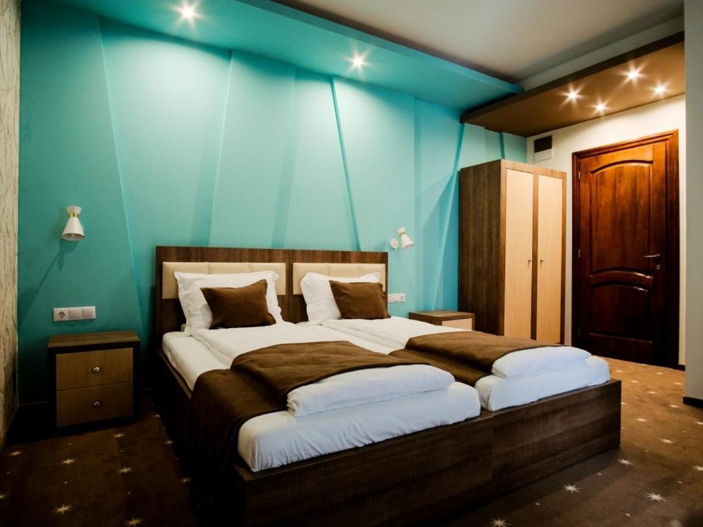 Luna Hotel Poezia מראה חיצוני תמונה
